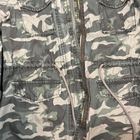 Old Navy, camouflage drawstring waist jacket - Picture 3 of 6